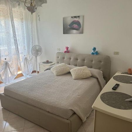 Bellissima Stanza Con Parcheggio Gratuito Apartment Cinquale Exterior photo